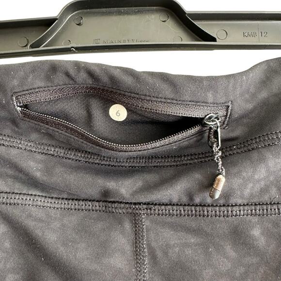 Lululemon Run: Inspire Crop II Petal Camo Embossed Black Size 6 - Picture 6 of 7